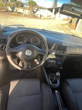 Volkswagen Golf 2003