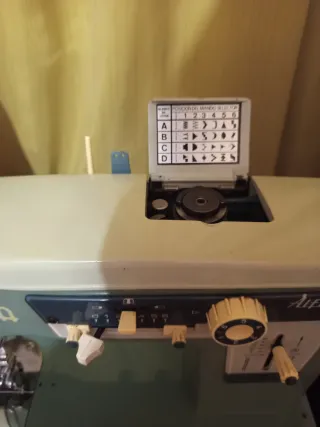 Máquina de coser Alfa 109