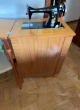 Máquina de coser Alfa antigua