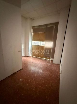 Local comercial en venta en Paus - Poligono San Blas en Alicante