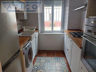 Piso en alquiler en Cruz Roja en Sevilla