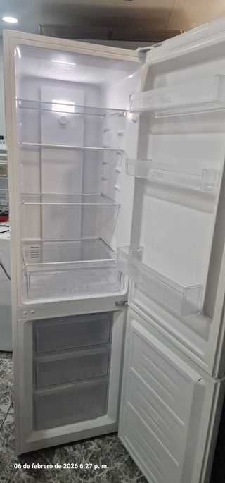 SEMINUEVO!!! NEVERA KUBO NO FROST