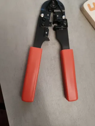 Herramienta para cableado de red modular