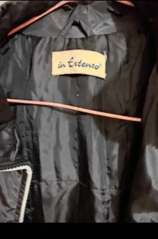 Chaqueta impermeable mujer negra