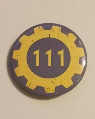 Crachá "Vault 111", da série / videojogo "Fallout"