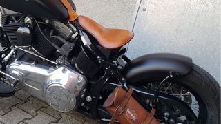 Harley-Davidson Slim Softail Negra