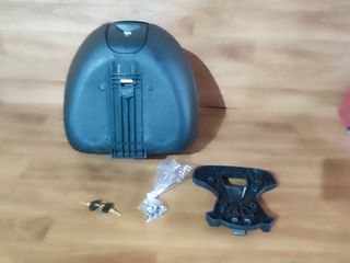 Baúl SHAD BMW con base y llaves