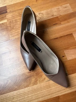 ZENDRA Zapatos Tacón Bajo Beige/Marrón