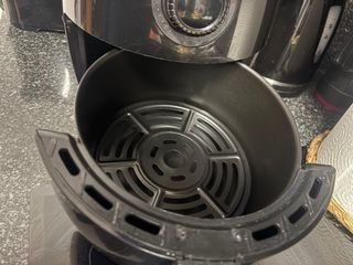 Freidora de aire negra