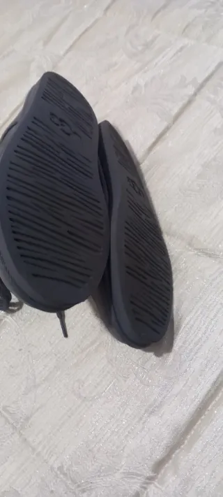 Stivali marroni con lacci e pelliccia