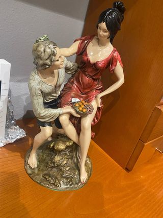 Figura decorativa de pareja