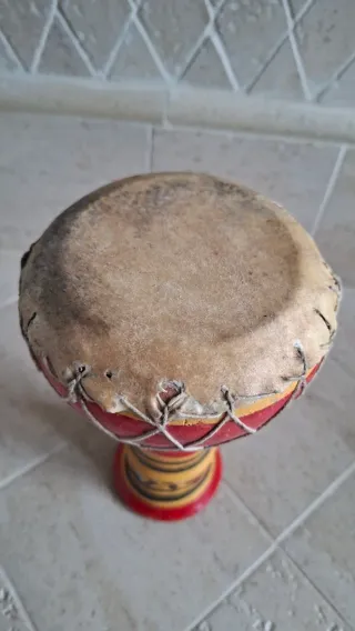 Bongo tamburo decorato