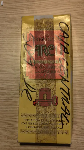 Cerradura Arcu con 4 llaves