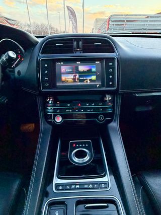 JAGUAR F-PACE 2.OL i4D R-SPORT AWD