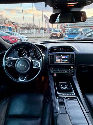 JAGUAR F-PACE 2.OL i4D R-SPORT AWD