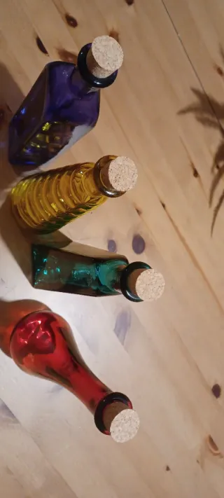 Set 4 bottiglie vintage colorate