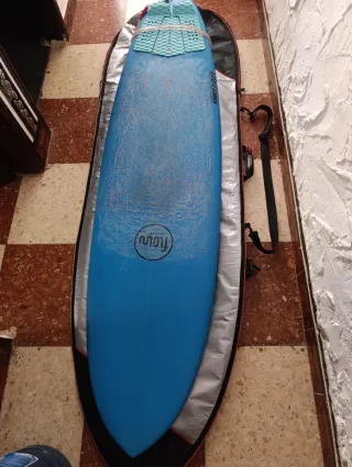 Tabla de surf casi nueva