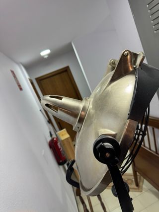 Lámpara Industrial Negra y Dorada