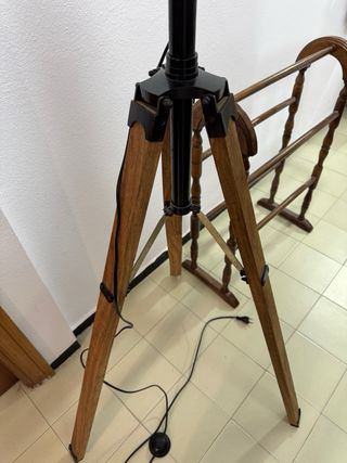 Lámpara Industrial Negra y Dorada