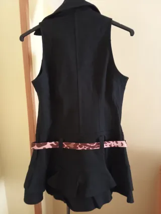 Vestido Negro Corto con Cinturón