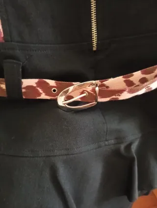 Vestido Negro Corto con Cinturón