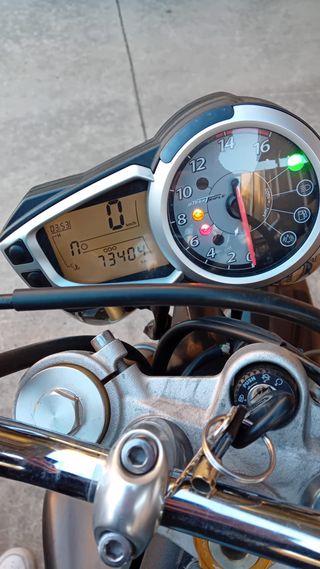 TRIUMPH STREET TRIPLE