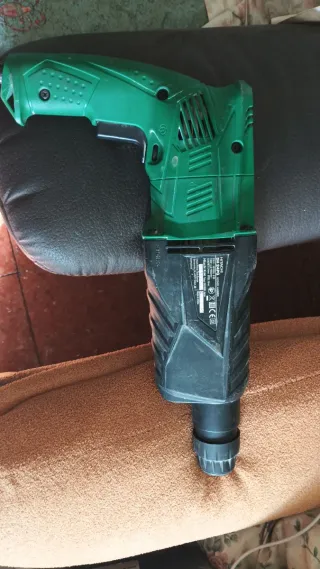 Taladro Percutor Hitachi con Maletín