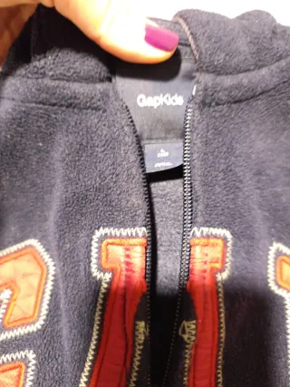 Sudadera Gap con cremallera y capucha