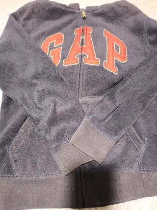 Sudadera Gap con cremallera y capucha