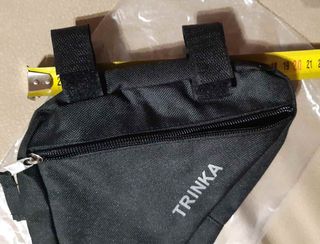 Bici accesorios: bolsa sillín + multiherramienta.