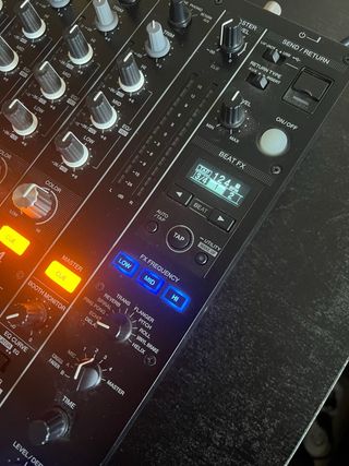 Pioneer DJ DJM-750 MK2