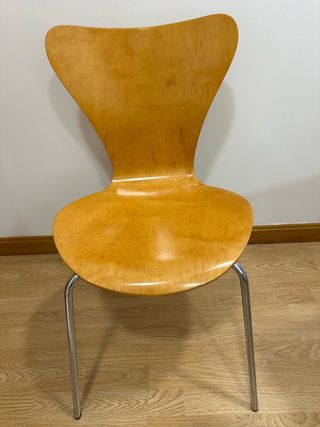 silla color madera
