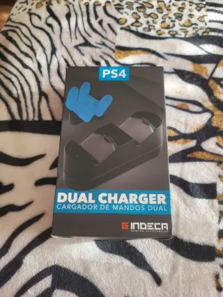 Cargador Dual PS4 Indeca