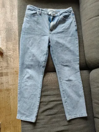 Pantalones tejanos claros