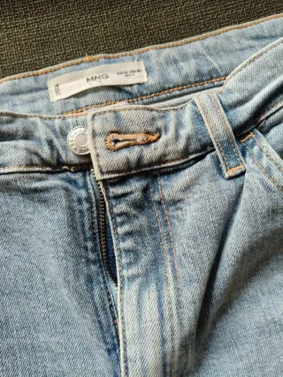 Pantalones tejanos claros