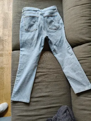 Pantalones tejanos claros