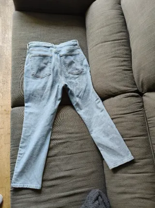 Pantalones tejanos claros