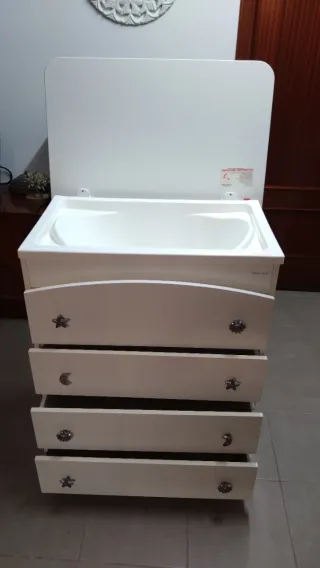 Cómoda bebé Micuna blanca