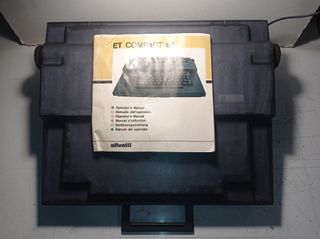 Máquina de escribir Olivetti ET compact 60