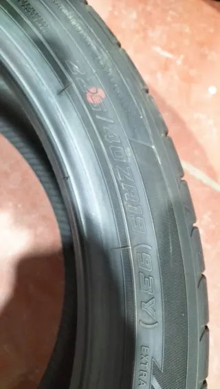 Neumáticos Yokohama 225/40-19