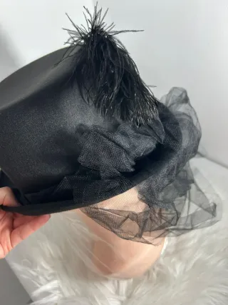 Sombrero Copa Victoriano Negro Plumas