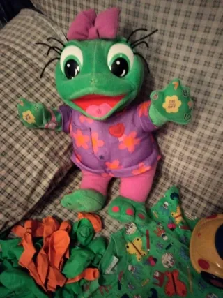 Peluche Rana y Coche Juguete