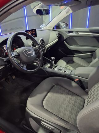 AUDI A3 1.6 TDI 105cv Attraction