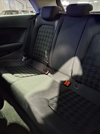 AUDI A3 1.6 TDI 105cv Attraction