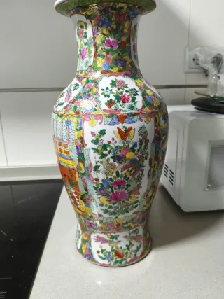 Jarrón de porcelana japonés multicolor