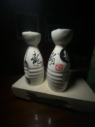 Set 3 tazzine + 2 portacandele + 3 candele +sakè