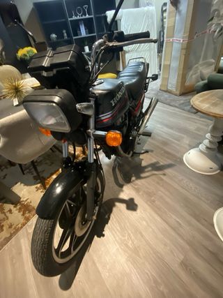 Honda CB450 DX Negra y Roja