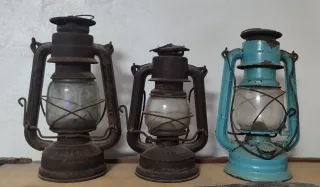 Lanterna vintage in metallo e vetro