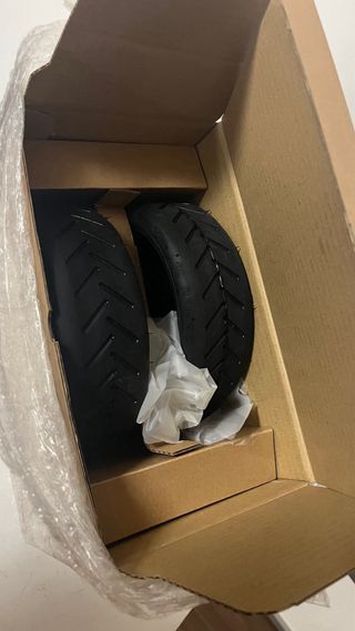 Patinete Eléc Xiaomi M365 + Cubiertas y cargadores