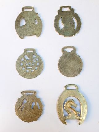 Insignias inglesas de hípica de latón